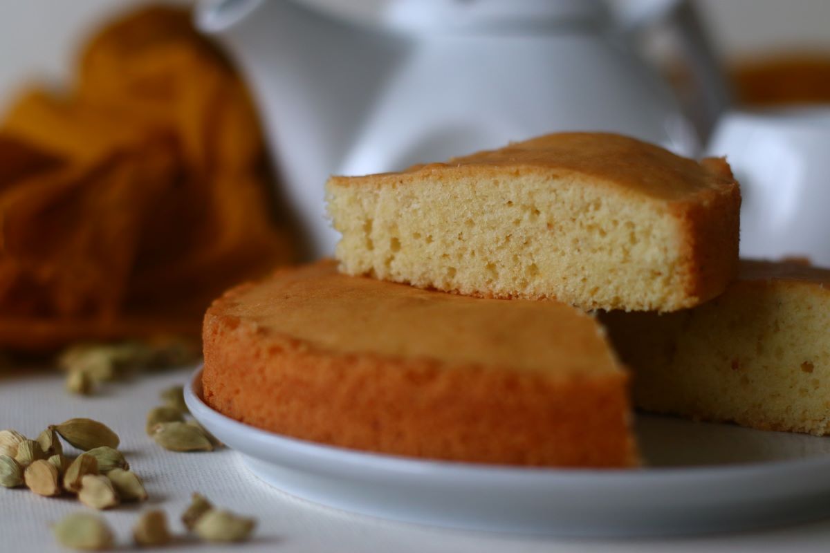 Cardamom cake