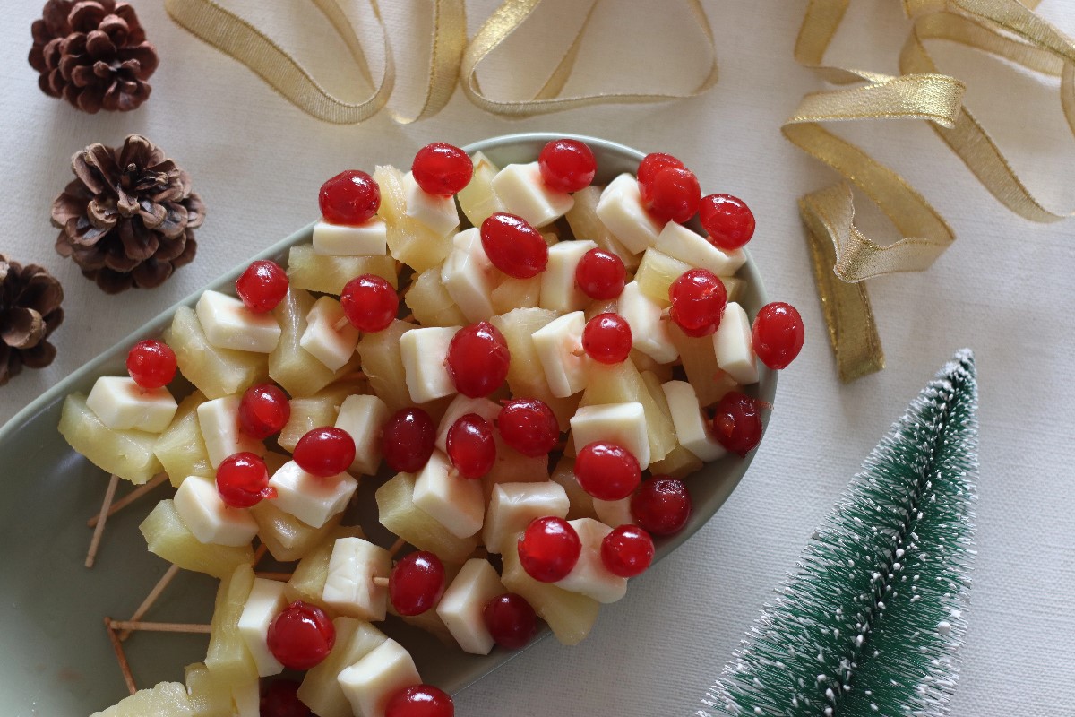 Cheese and fruits