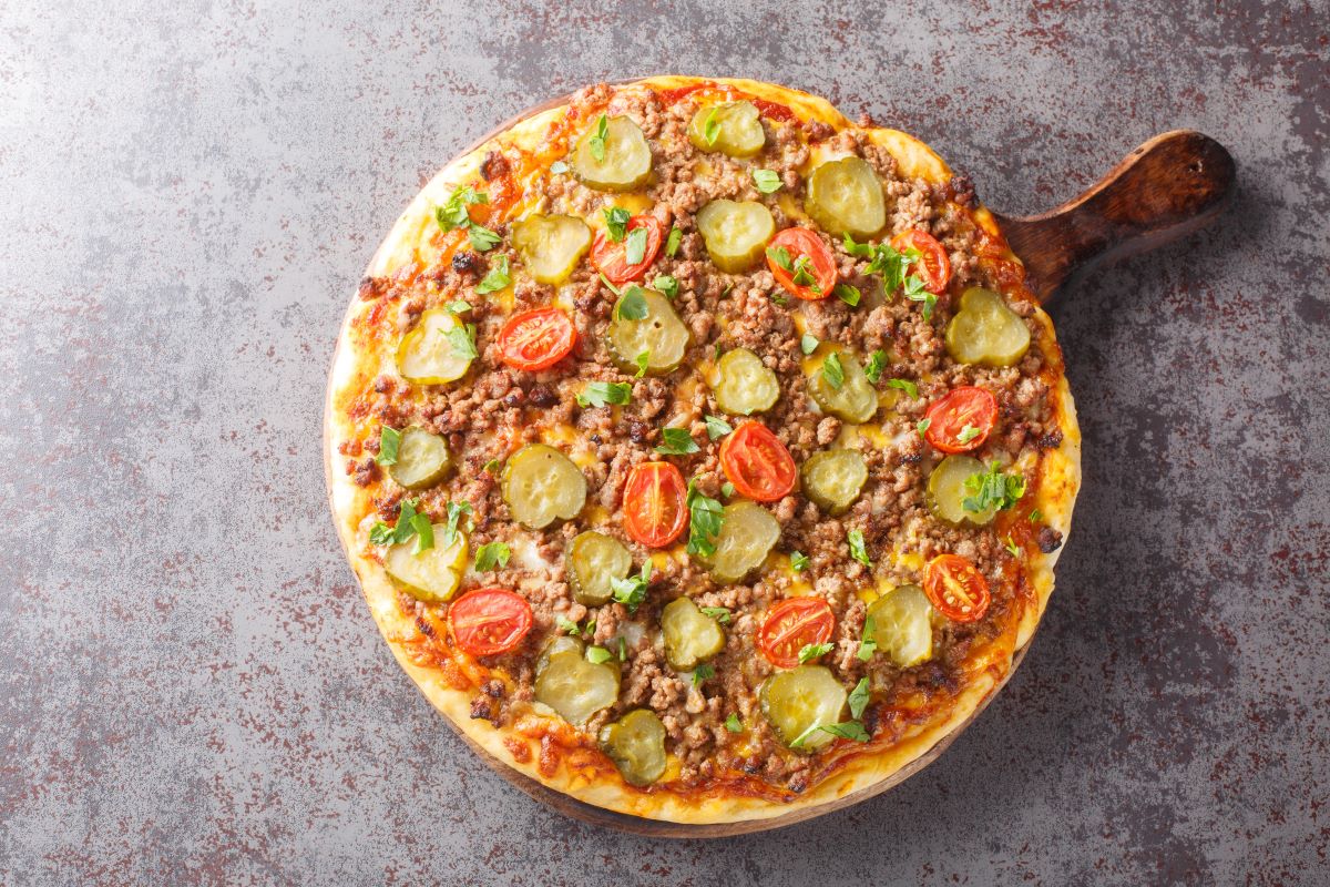 Cheese pizza with pickles