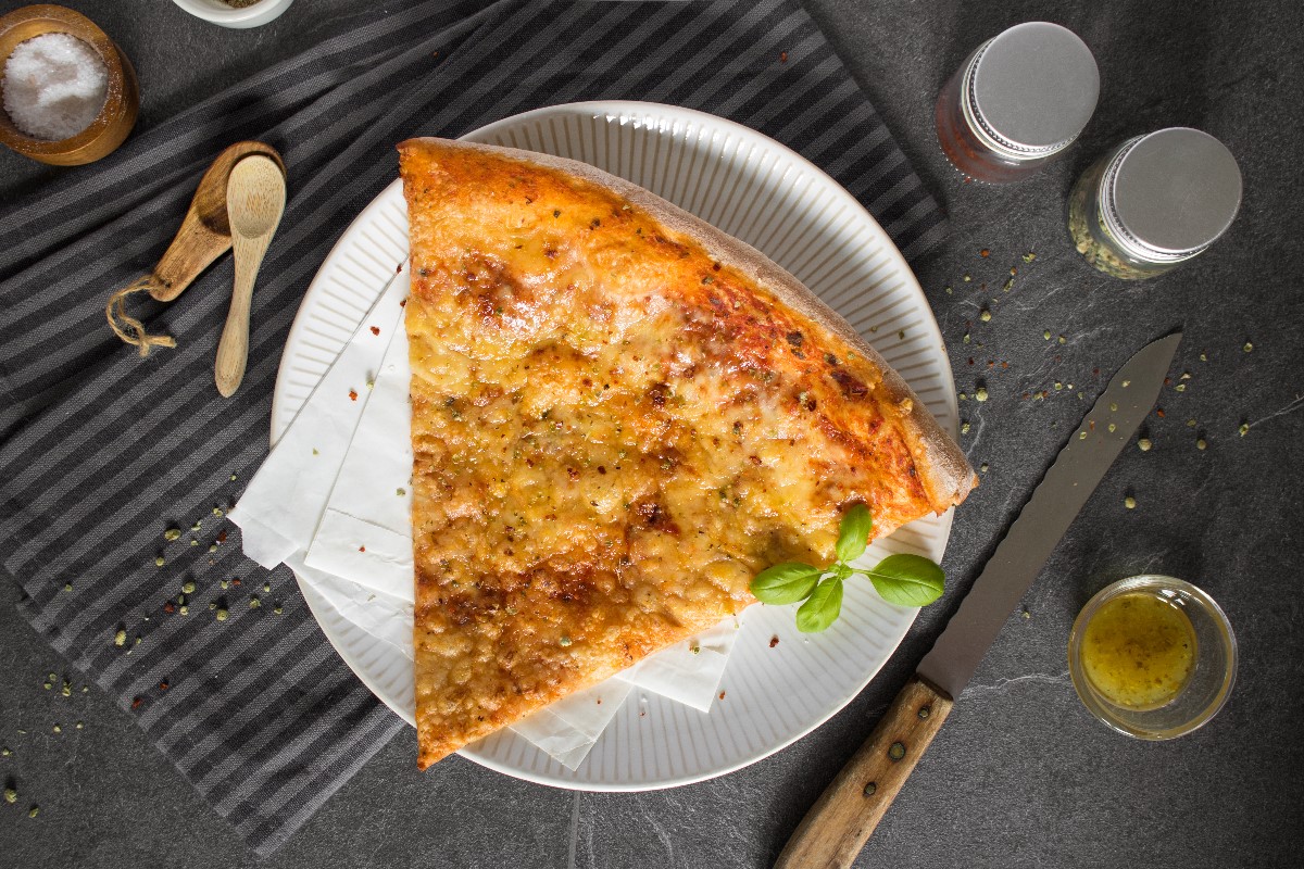 Chili flakes on pizza