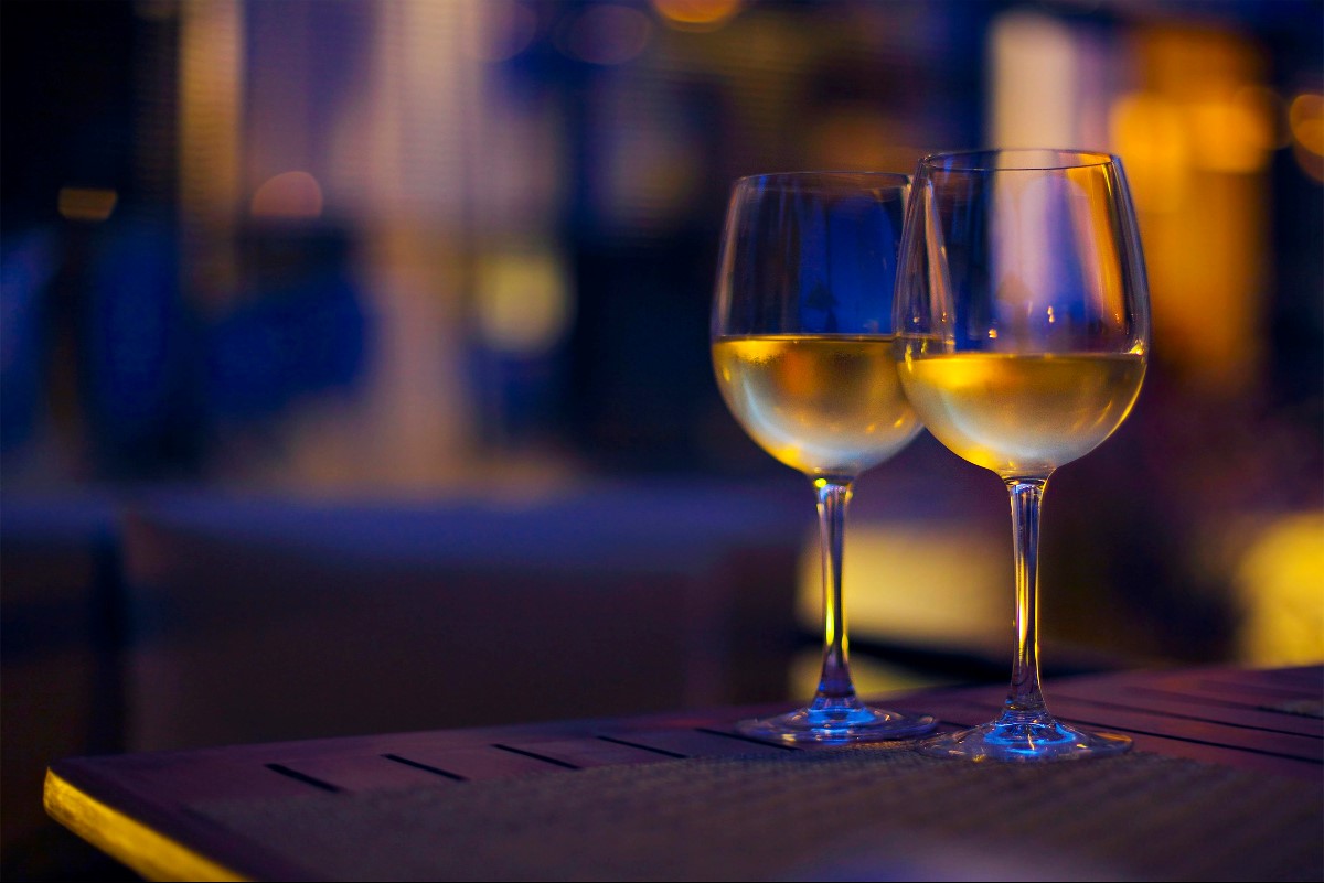 Crisp wine 2
