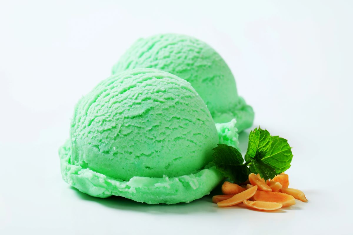 Cucumber ice cream