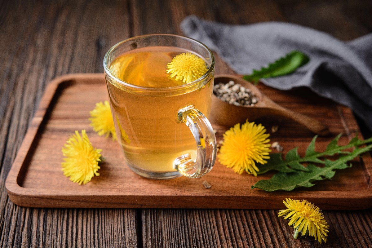 Dandelions tea