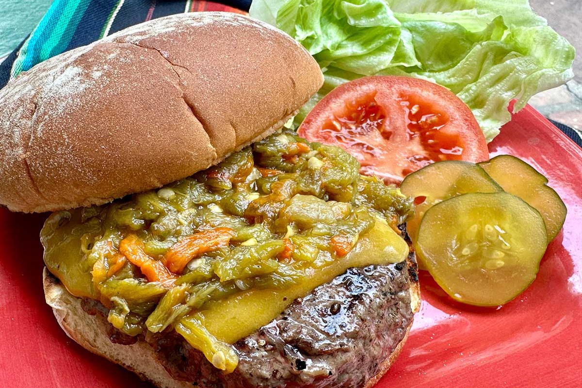 Green chili burger