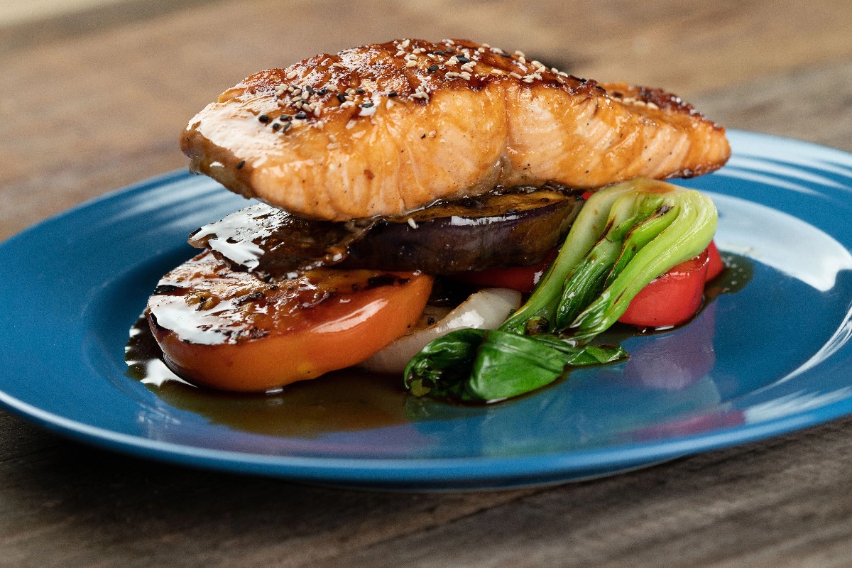 Grilled Salmon with veggies
