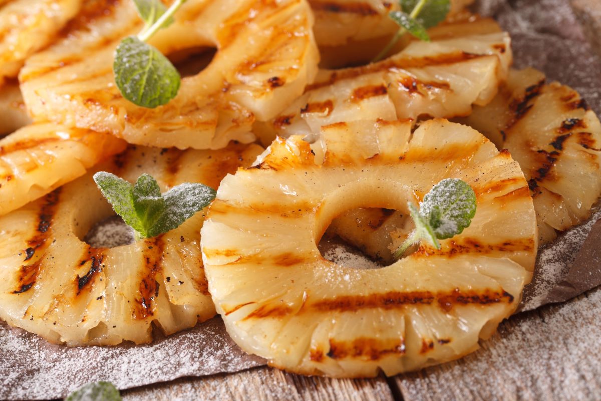 Grilled pineapple rings