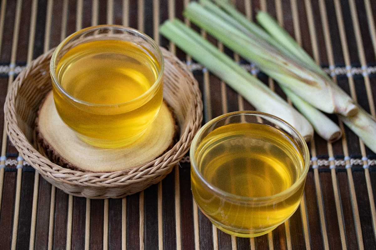 Lemongrass tea with licorice