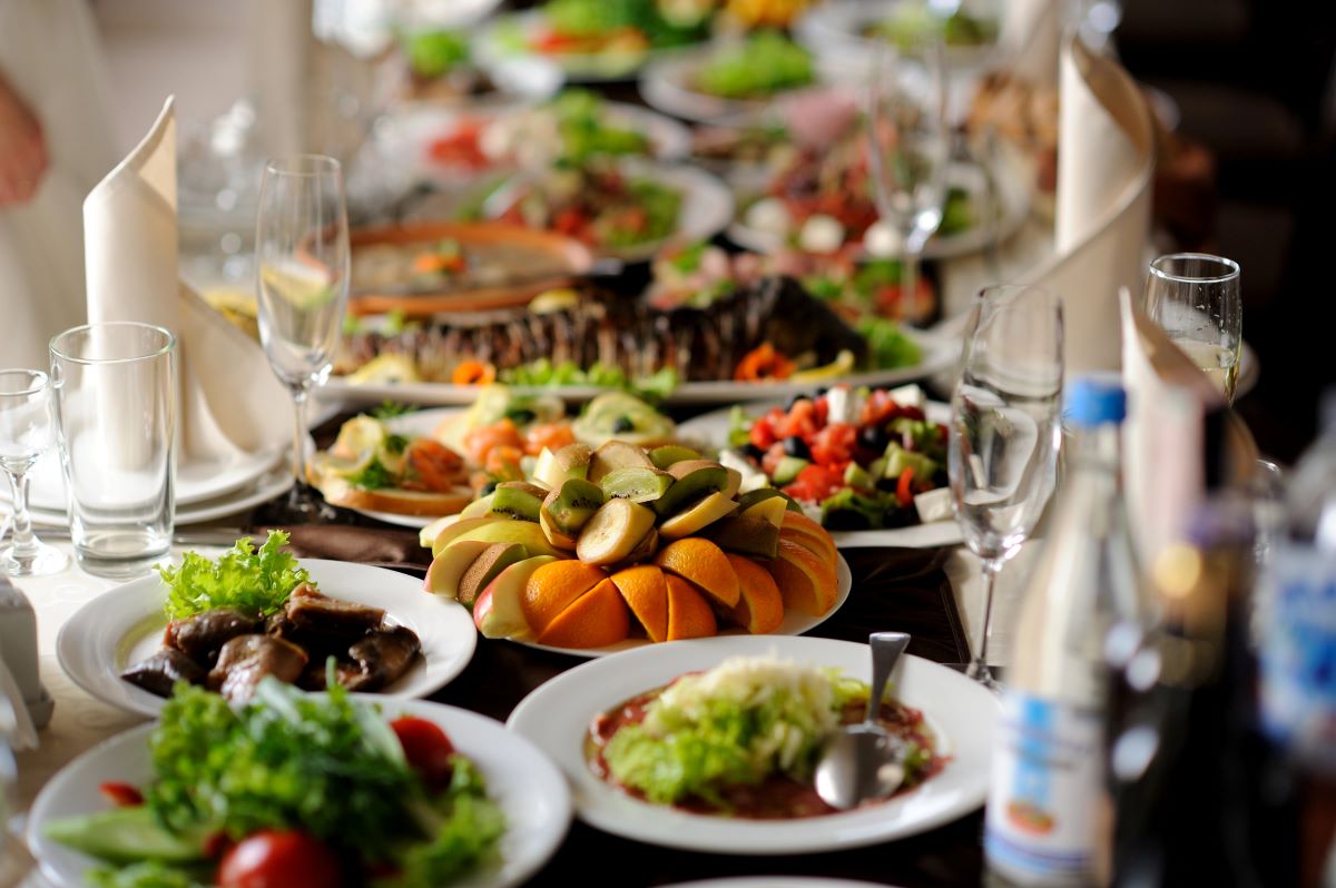 Overcrowded table 1