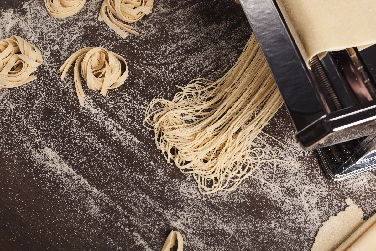 Pasta roller and cutter
