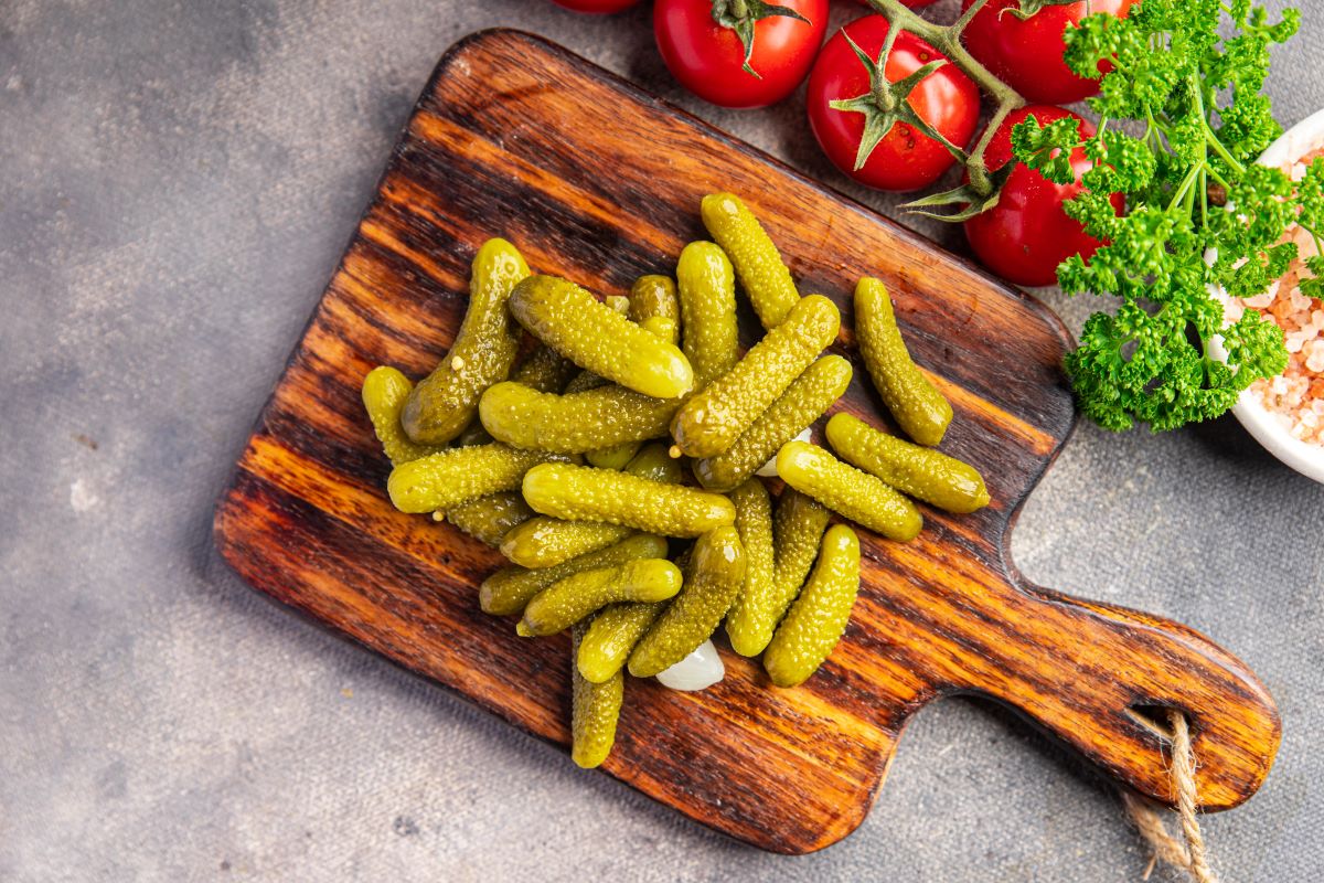 Pickled Vegetables with Artificial Colors