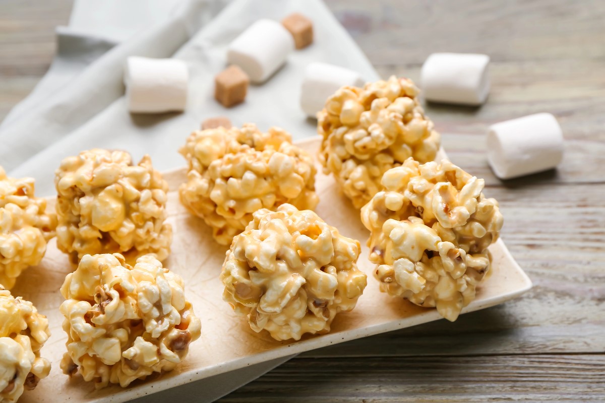 Pop corn balls