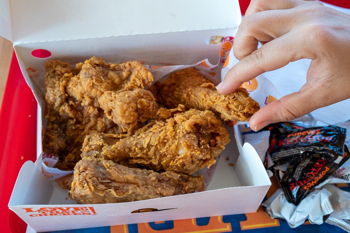 Popeyes spicy chicken