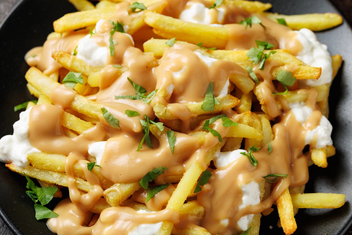 Poutine with cheese gravy