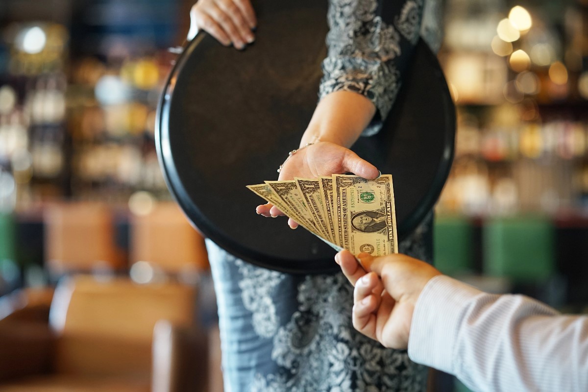 Restaurant tipping culture