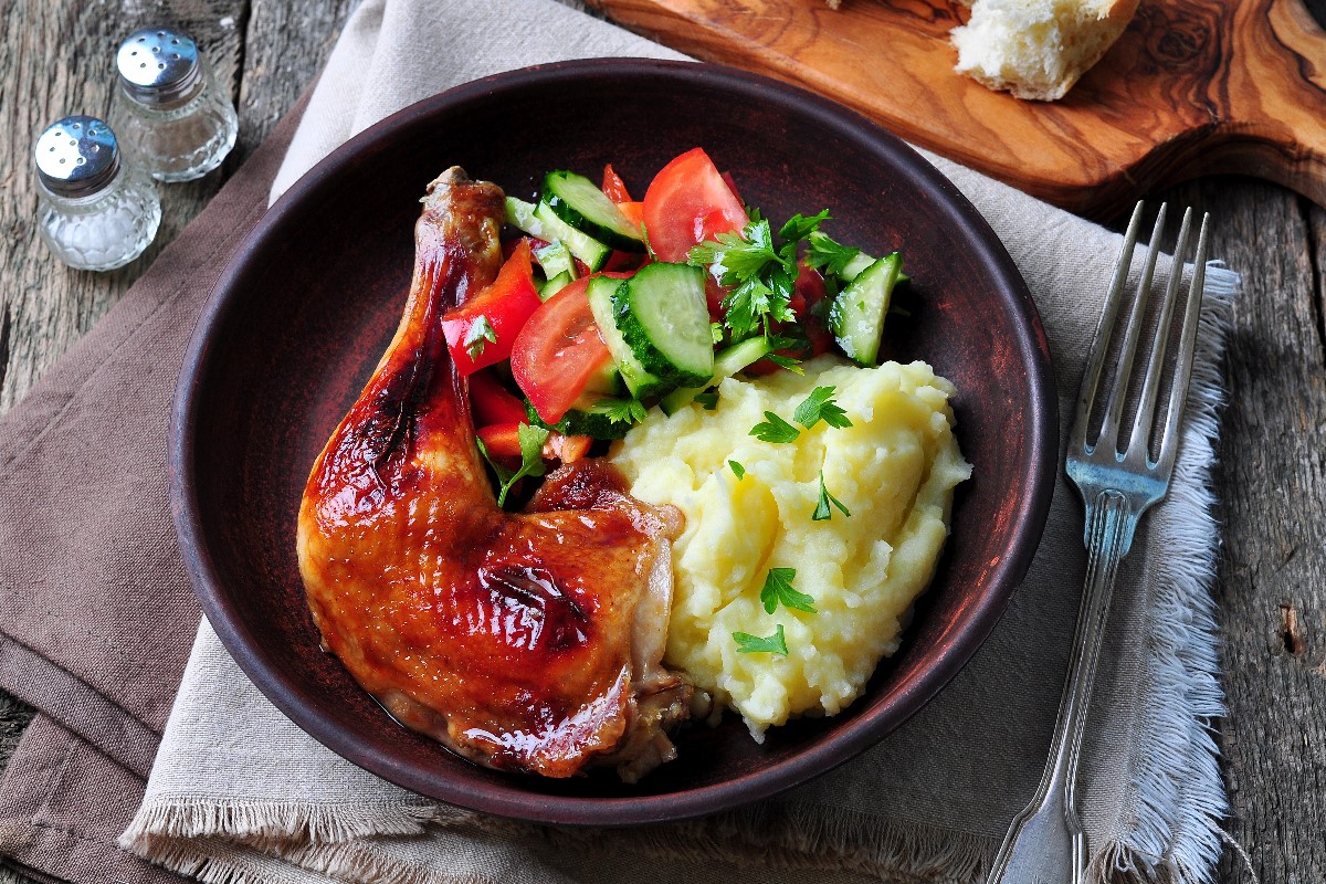 Roasted chicken with mash potatoes