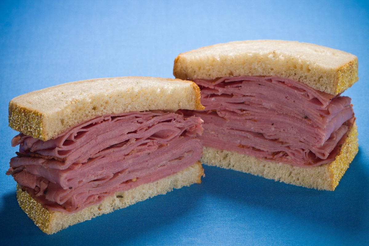 Smoked meat sandwich