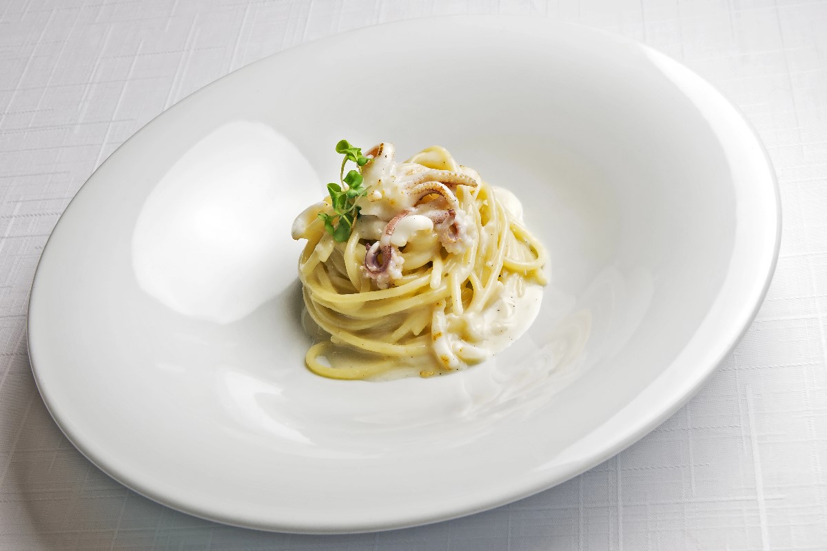 Spaghetti and cheese