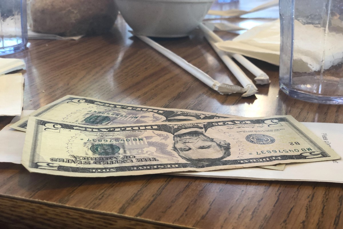 Tipping at restaurant