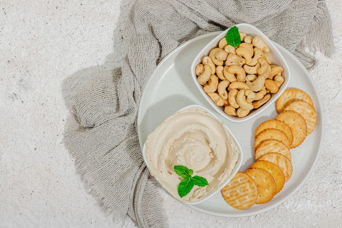 cashew cheese crackers
