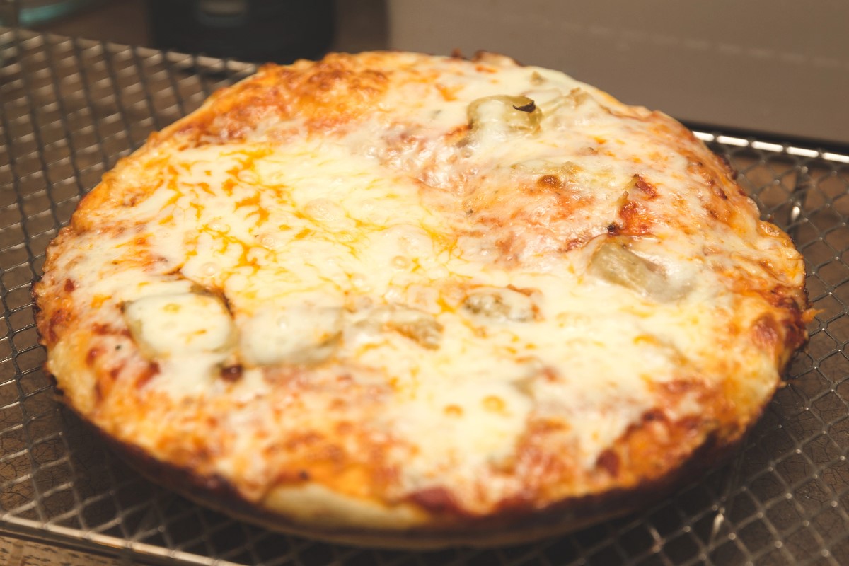 cheese crust cooling