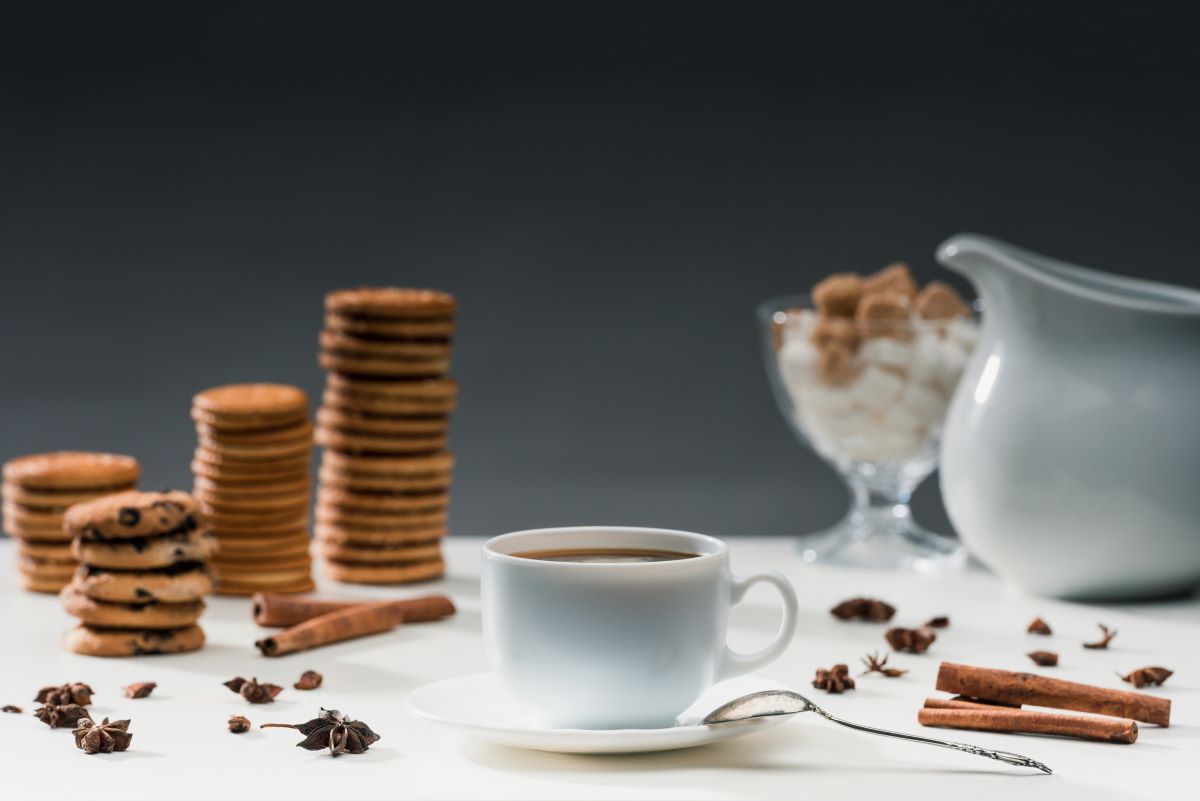 cofee and biscuit