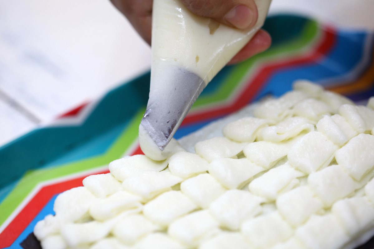 whipped cream with bag