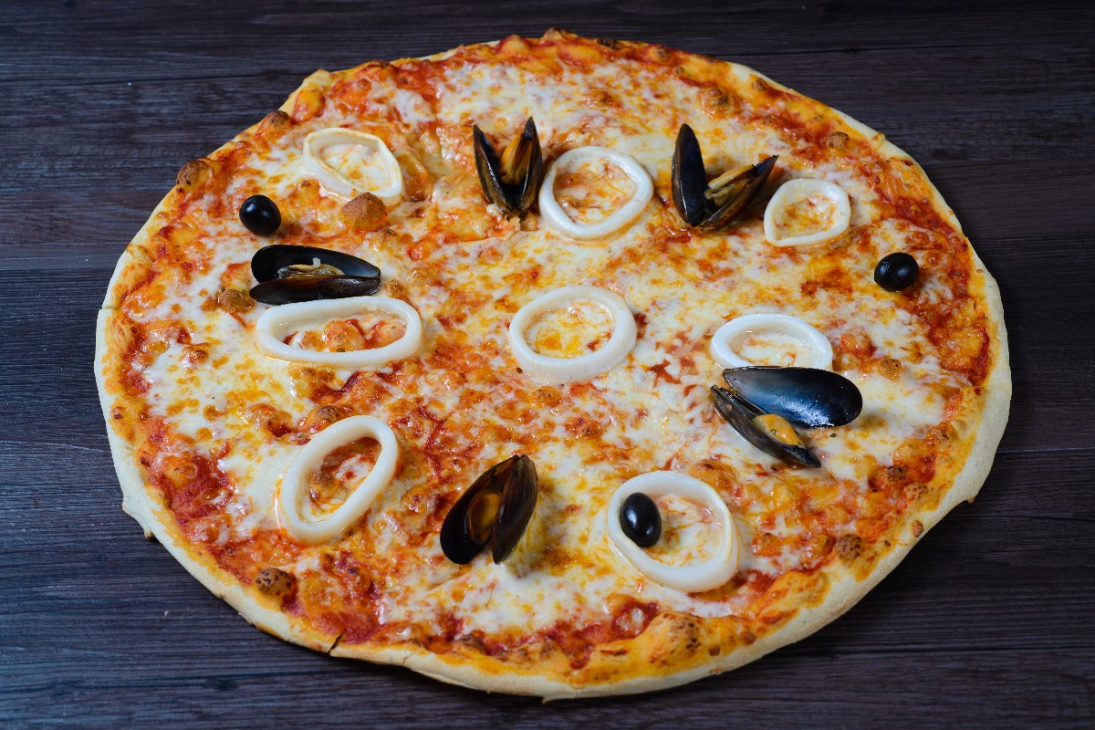 Clam pizza