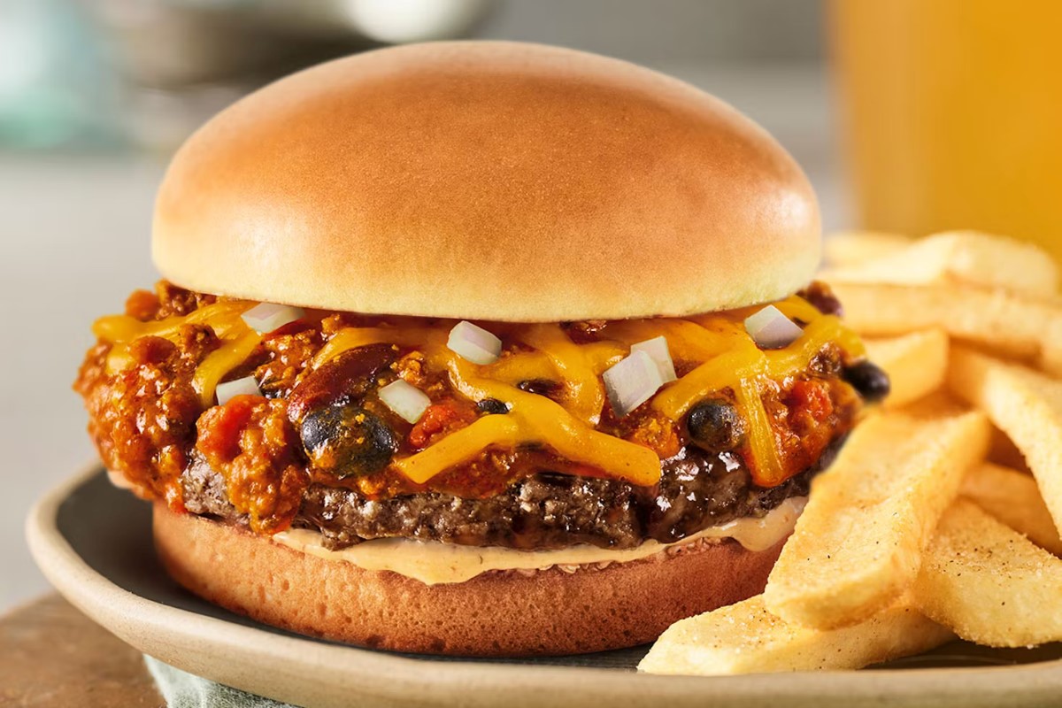 Red Robins Chili Chili Cheeseburger
