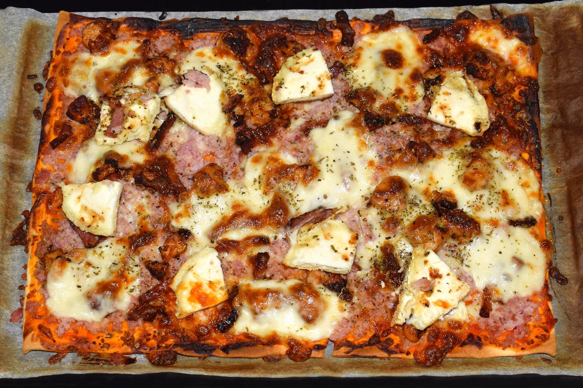 Thin crust pizza