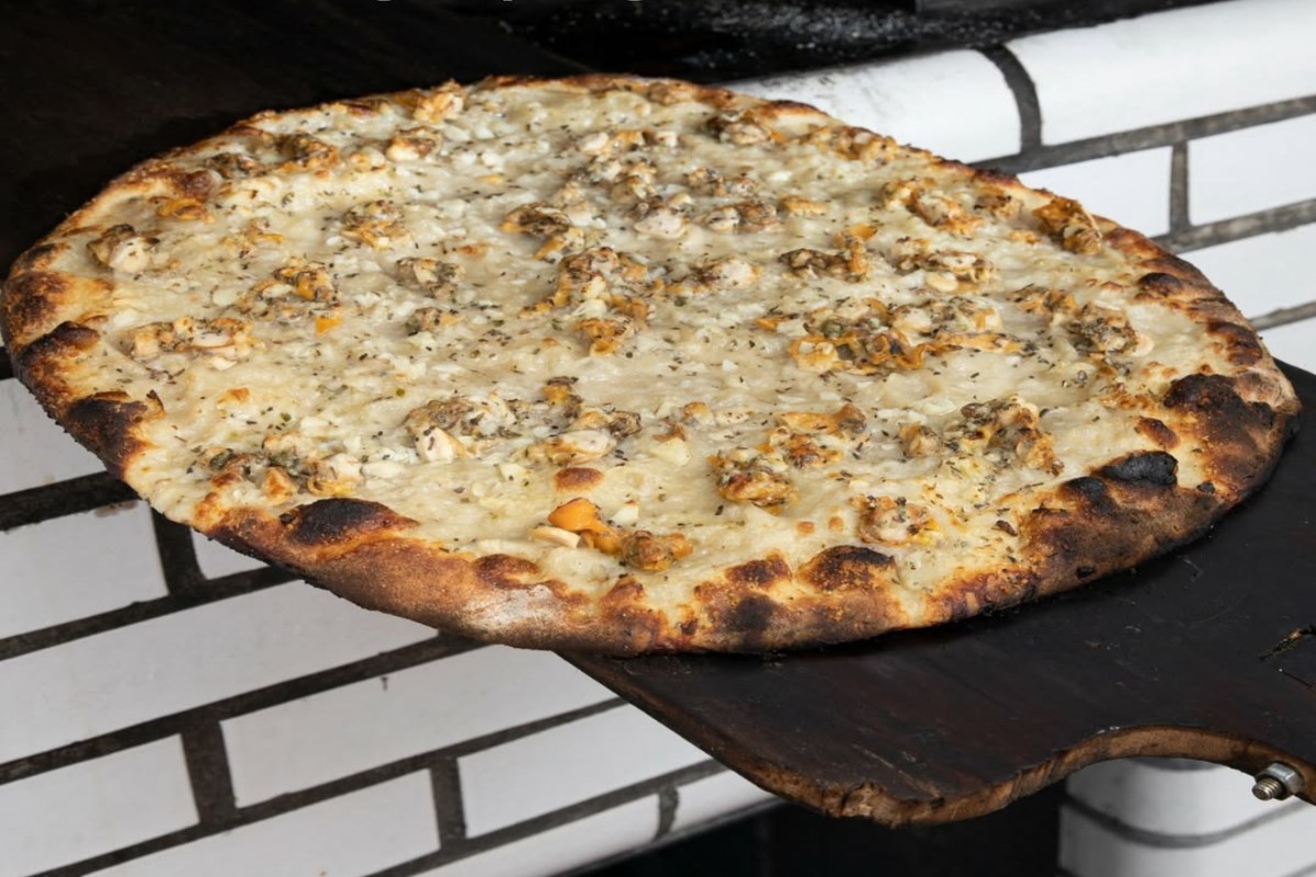 White Clam Pie at Frank Pepe Pizzeria