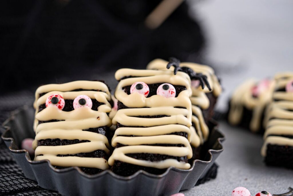 mummy halloween brownies