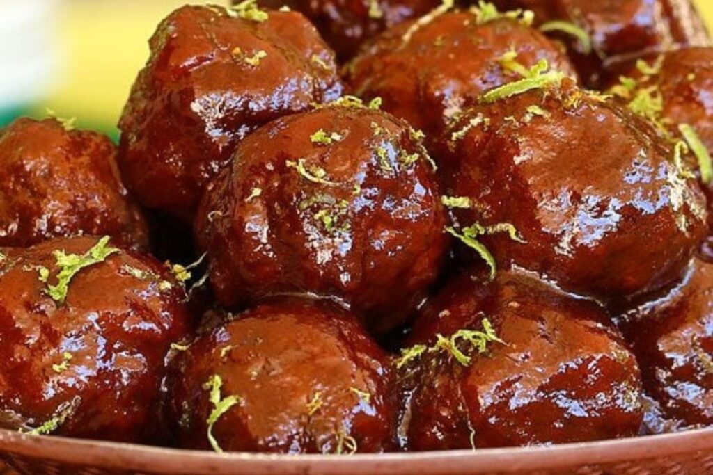Slow Cooker Honey Sriracha Meatballs by The Slow Roasted Italian