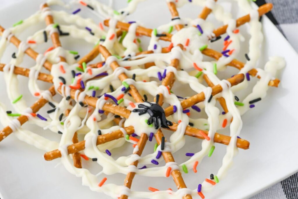 Spider Web Chocolate Pretzels by The Cookin Chicks