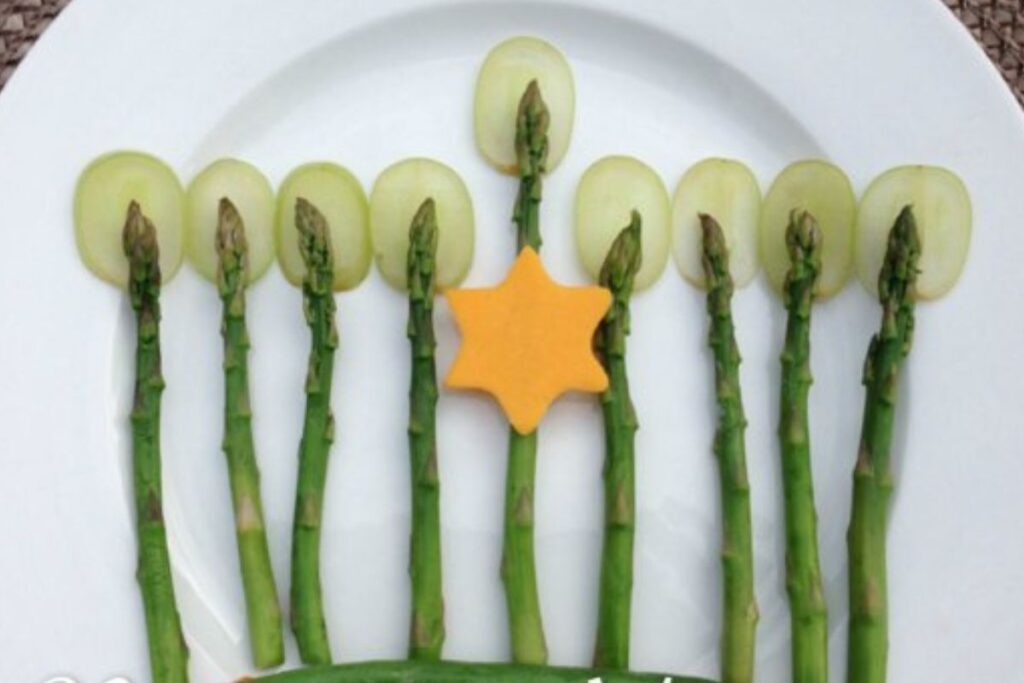 Edible Hanukkah Menorah by Mommy Evolution