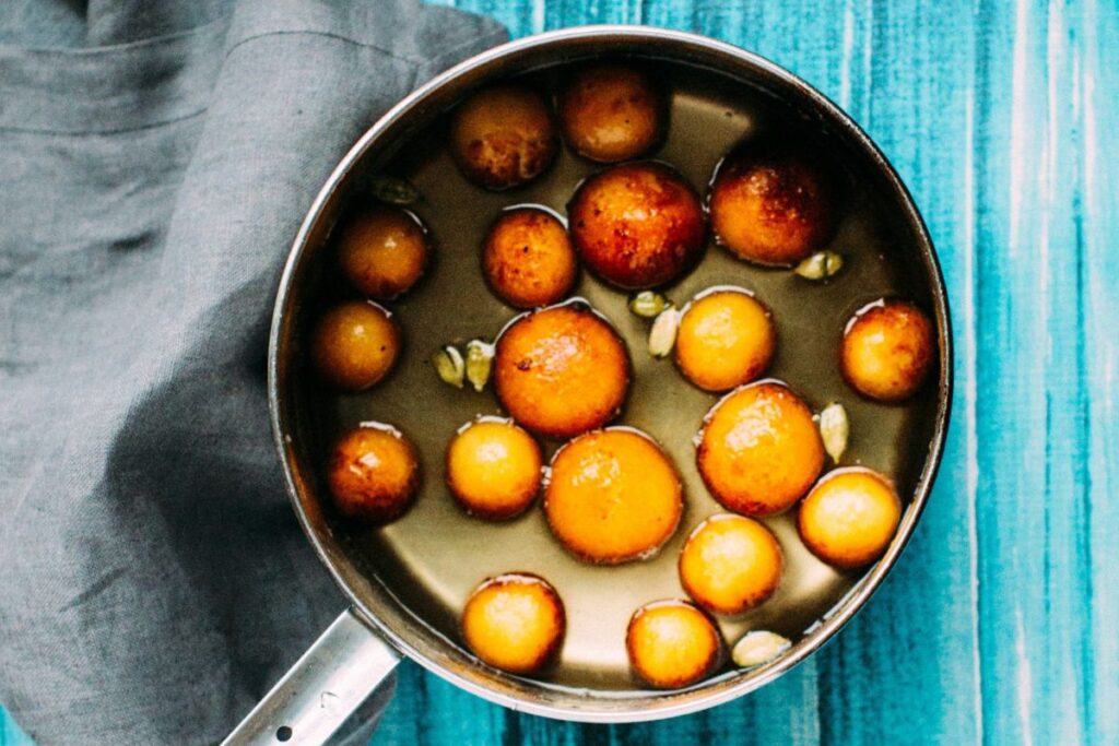 Gulab Jamun by Foodess