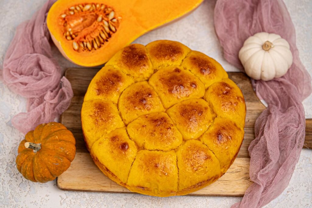 Pumpkin Dinner Rolls