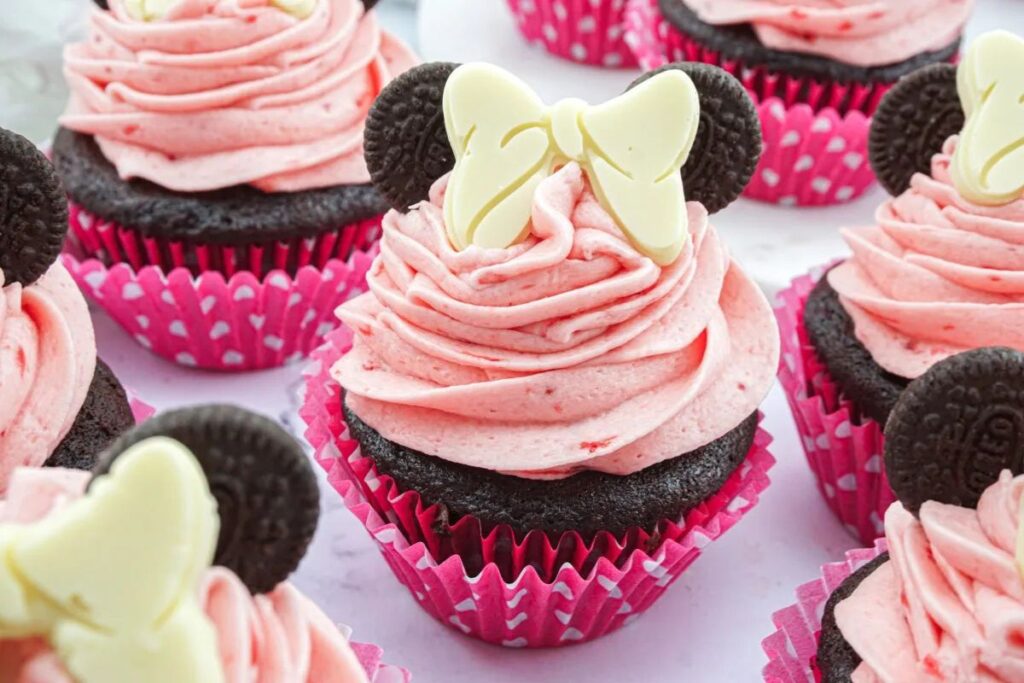 Minnie Mouse Cupcakes by Livs Little Muffins