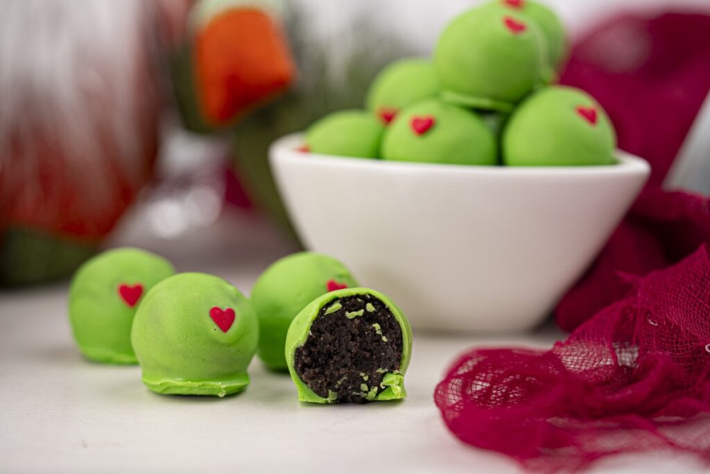 Christmas Oreo Truffles