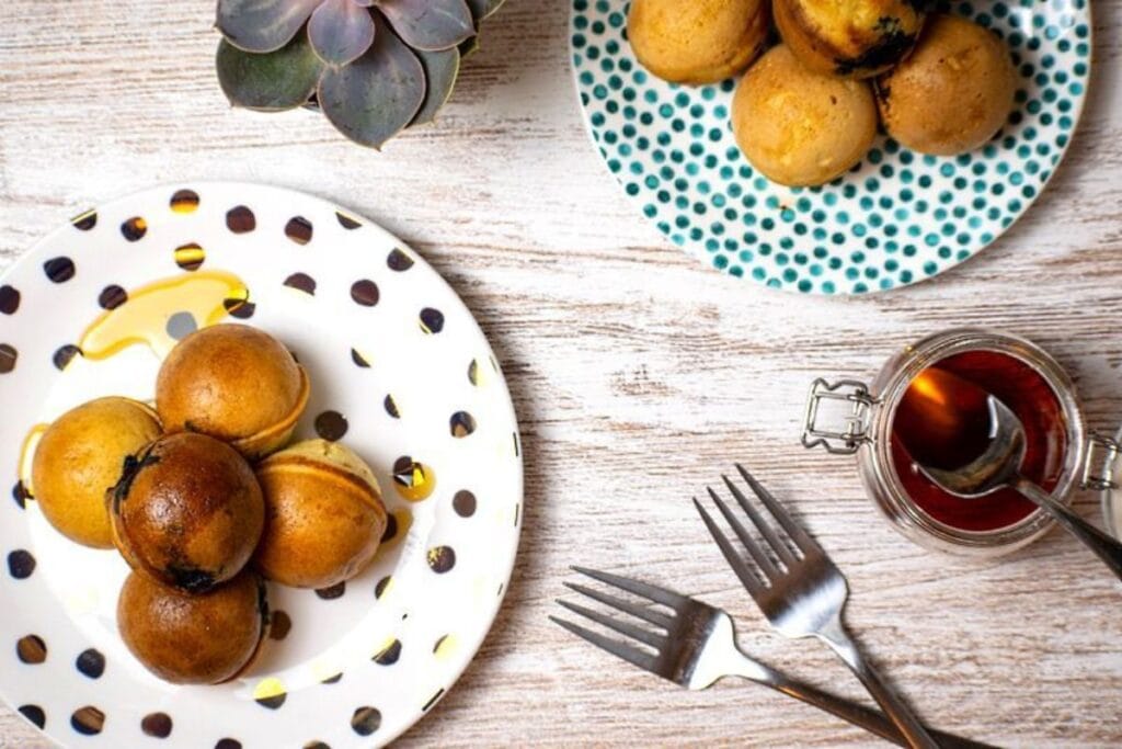 Pancake Cake Pops by In The Kitch