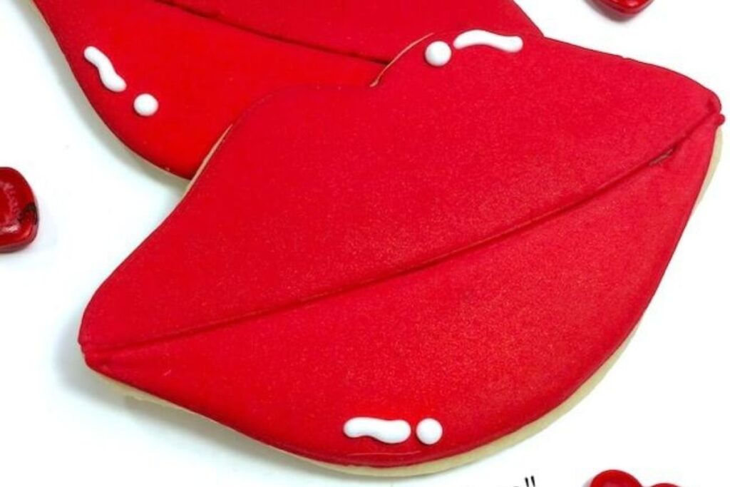 Red Lips Decorated Valentines Cookies by The Soccer Mom Blog