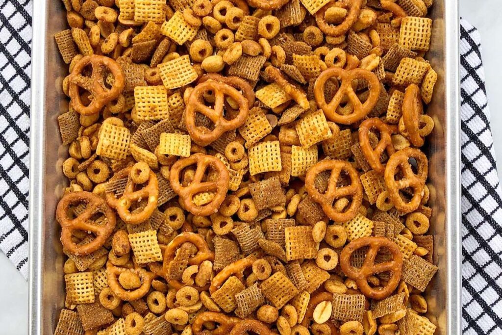 Texas Trash Snack Mix by The Urben Life