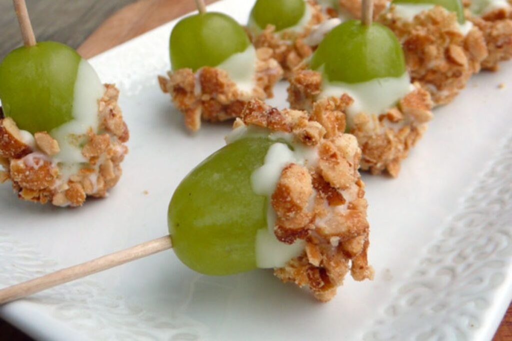 White Chocolate Peanut Grapes by Sumptuous Spoonfuls