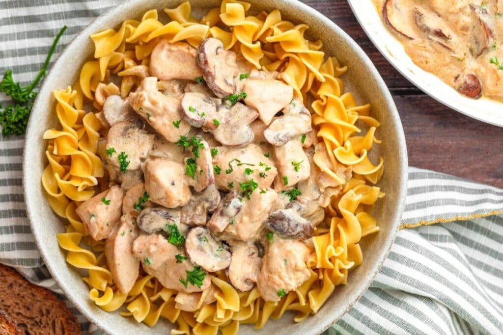 Easy Chicken Stroganoff by Trop Rockin